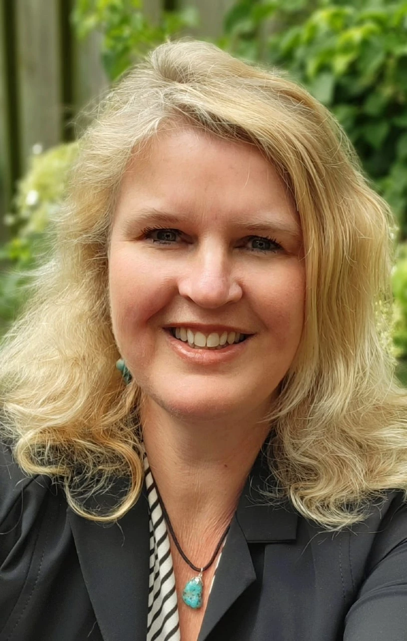 Portretfoto Suzanne van Vlaanderen