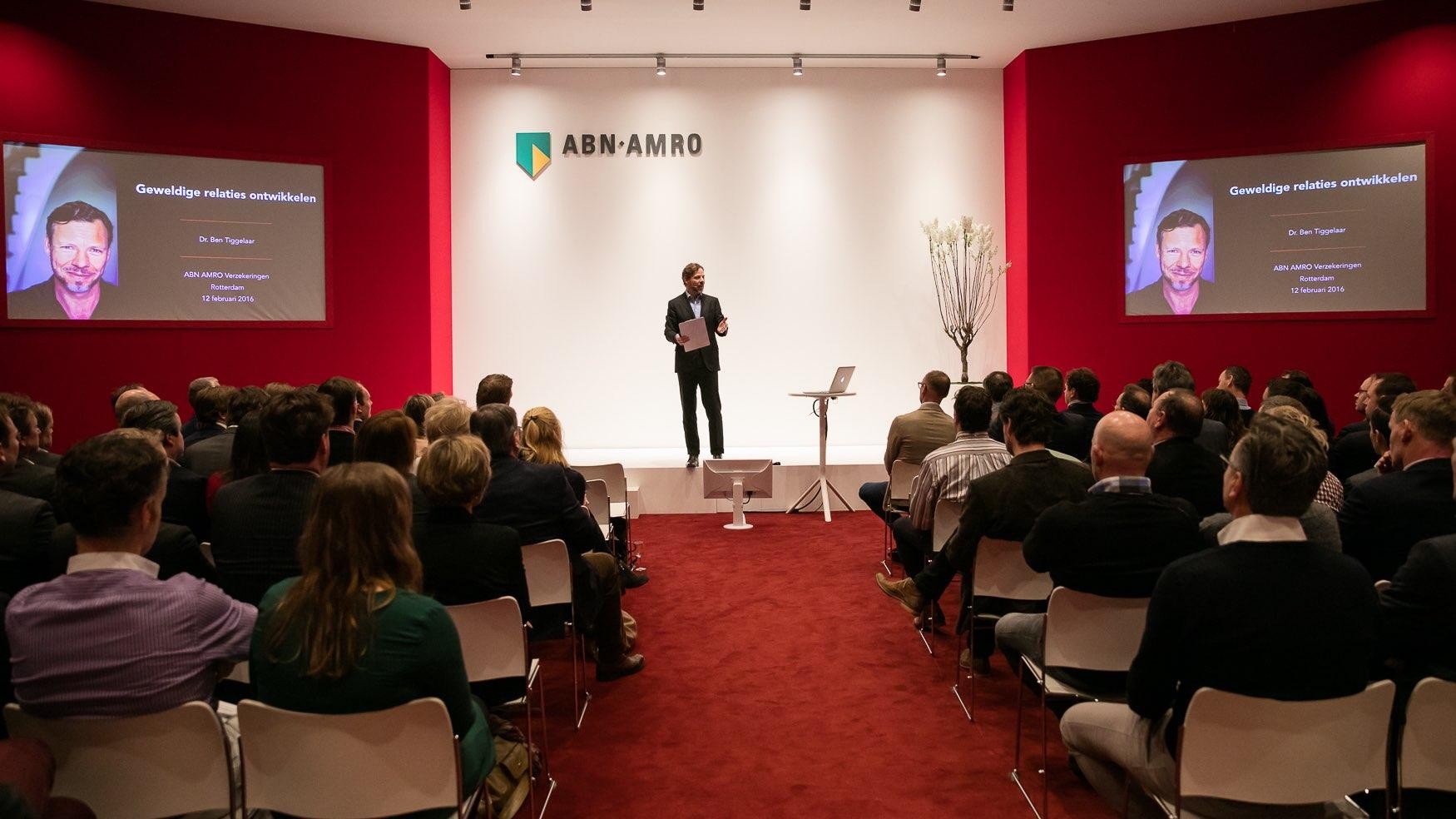 Zakelijke relaties onderhouden